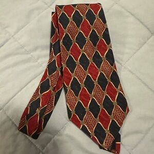 Roundtree & Yorke Red, Blue and Navy Harlequin Silk Tie